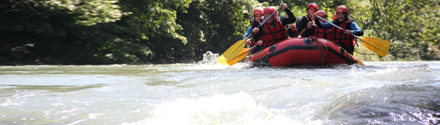 team-building rafting